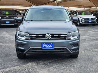 Used 2020 Volkswagen Tiguan SE w/ Panoramic Sunroof Package FWD video 2
