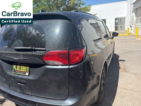 Used 2019 Chrysler Pacifica Touring-L Plus w/ Advanced Safetytec Group FWD image 4