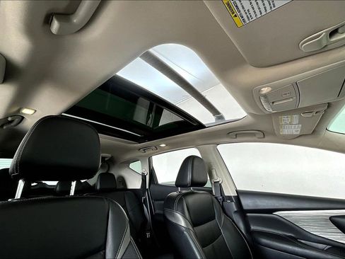 Used 2018 Nissan Murano Platinum image 20