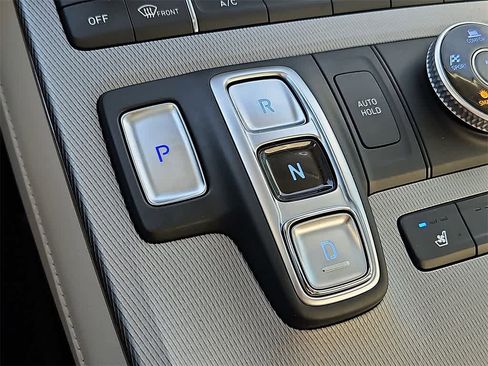 Used 2022 Hyundai Palisade Calligraphy w/ Winter Package image 14