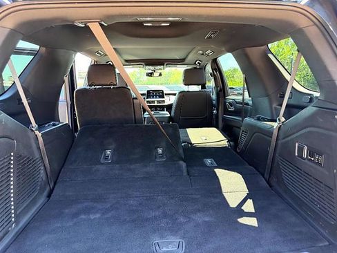 Used 2022 Chevrolet Tahoe Z71 w/ Luxury Package AWD/4WD image 34