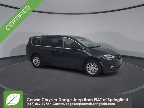 Certified 2023 Chrysler Pacifica Touring-L FWD image 2