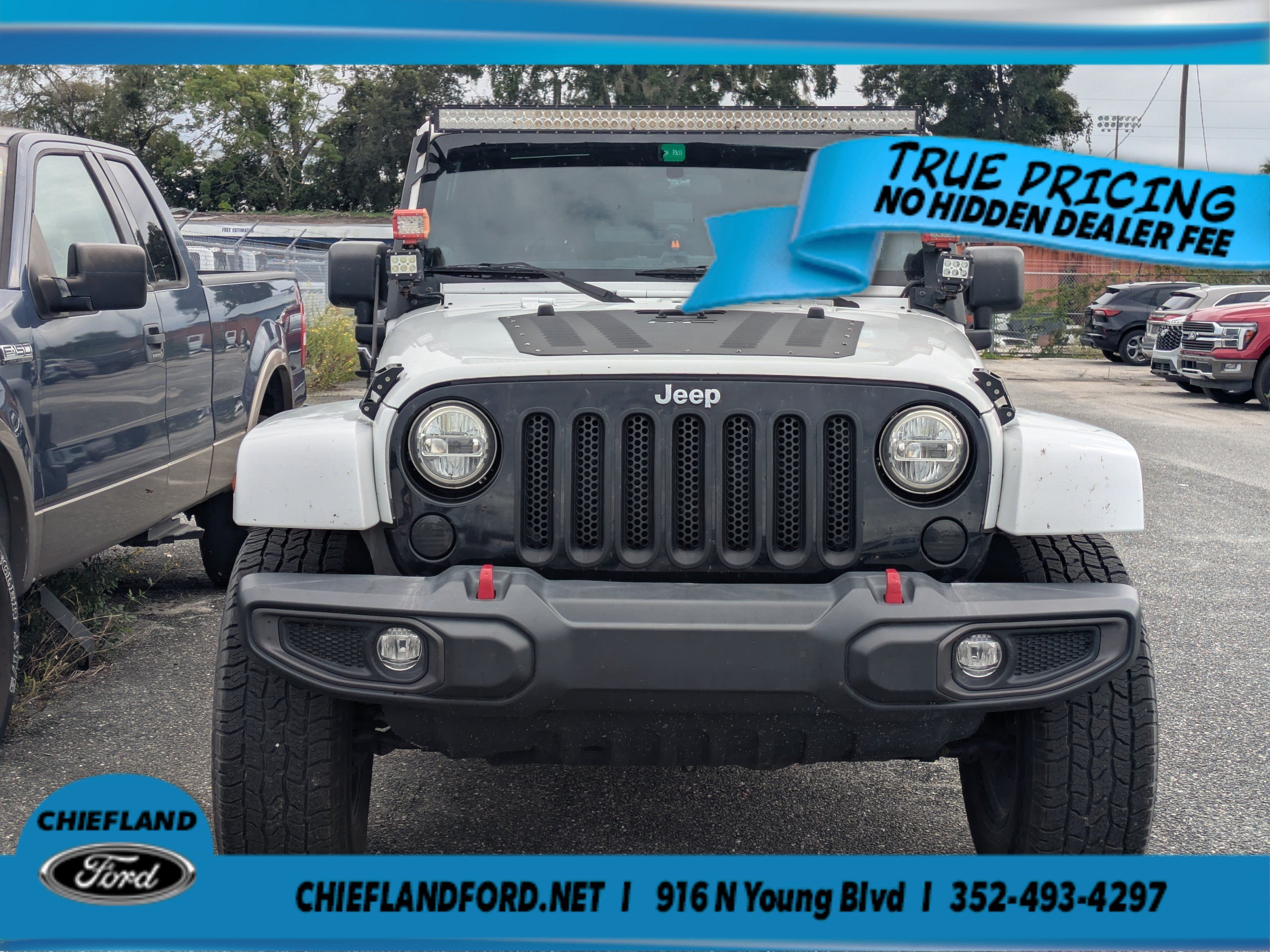 Used 2012 Jeep Wrangler Unlimited Sahara w/ Connectivity Group AWD/4WD image 1