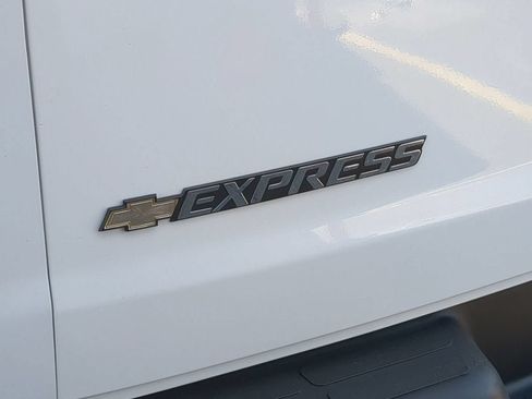 Used 2020 Chevrolet Express 3500 LT w/ LT Preferred Equipment Group RWD image 35