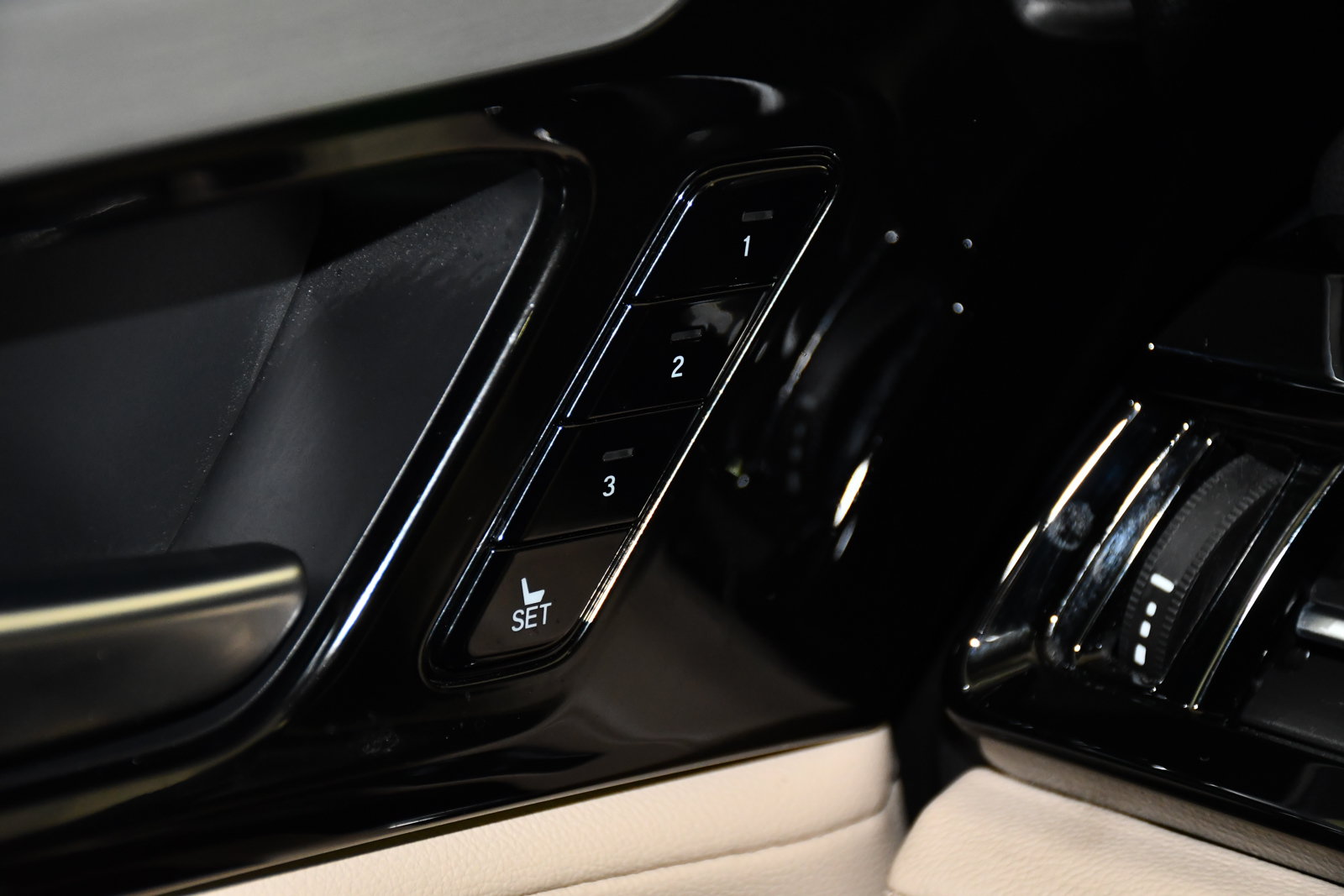 Certified 2023 Acura MDX SH-AWD image 33