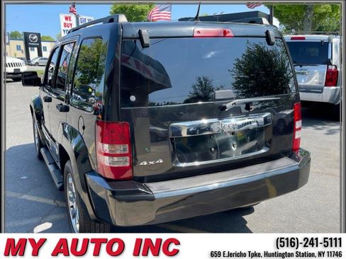 Used 2012 Jeep Liberty Sport image 7