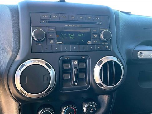 Certified 2018 Jeep Wrangler Unlimited Sahara image 31