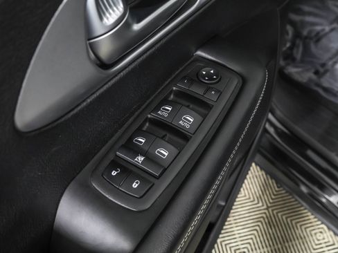 Used 2022 Chrysler Pacifica Touring-L w/ S Appearance Package image 33