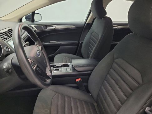Used 2019 Ford Fusion SE image 17