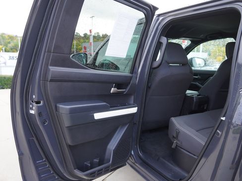 Used 2024 Toyota Tacoma TRD Off-Road image 18