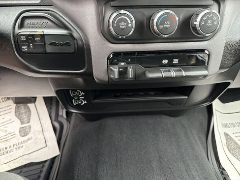 Used 2023 RAM 2500 Big Horn w/ Level 1 Equipment Group AWD/4WD image 23