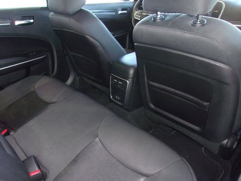 Used 2019 Chrysler 300 Touring image 20