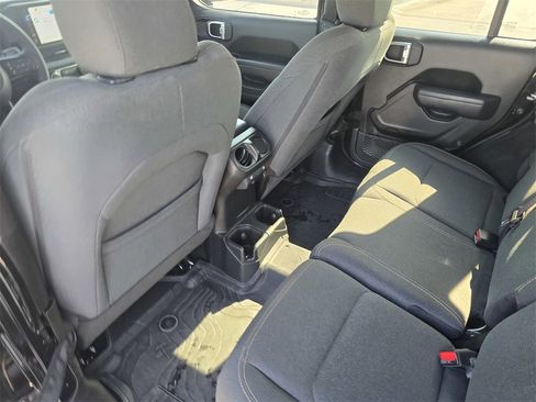 Used 2024 Jeep Wrangler Willys image 12