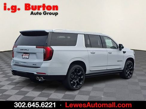 New 2026 GMC Yukon XL Denali w/ Denali Reserve Package AWD/4WD image 4