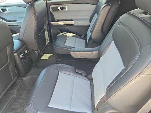 Certified 2022 Ford Explorer XLT w/ Equipment Group 202A image 13