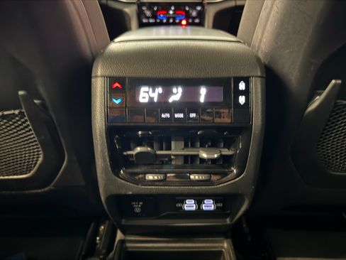 Used 2023 Jeep Grand Cherokee L Laredo RWD image 24