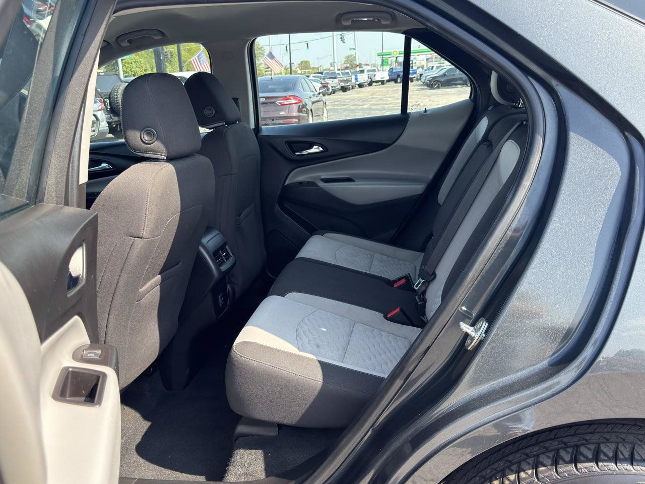 Used 2020 Chevrolet Equinox LS AWD/4WD image 17