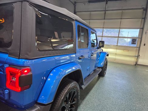 Used 2023 Jeep Wrangler Unlimited Sahara AWD/4WD image 7