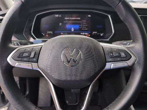 Used 2024 Volkswagen Jetta SE FWD image 11
