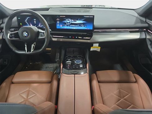 Used 2026 BMW 530i w/ M Sport Package image 10