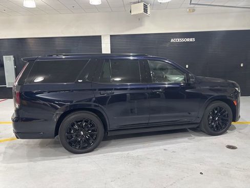 Used 2021 Cadillac Escalade Sport w/ Driver Assist Tech Package image 9