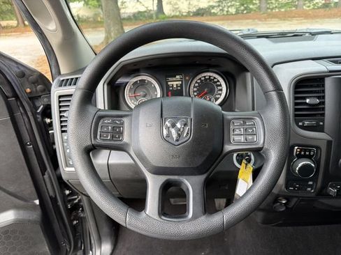 Used 2019 RAM 1500 Express AWD/4WD image 14
