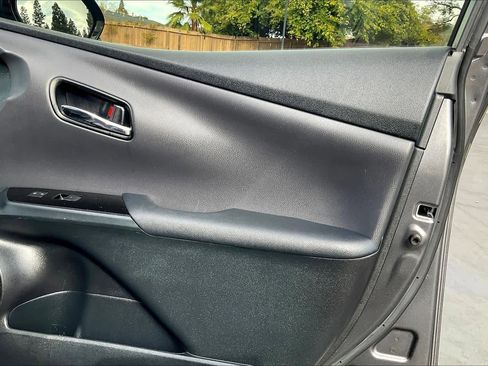 Used 2021 Toyota Prius L Eco image 26