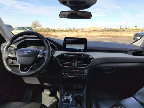 Used 2021 Ford Escape SEL w/ Class II Trailer Tow Package AWD/4WD image 13