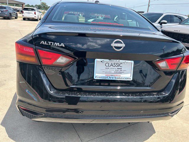 Used 2025 Nissan Altima 2.5 SV FWD image 7
