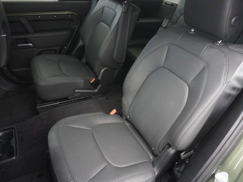 New 2026 Land Rover Defender 130 X-Dynamic SE image 30