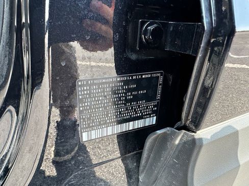 Used 2025 Volkswagen Taos SE w/ Panoramic Sunroof Package image 23