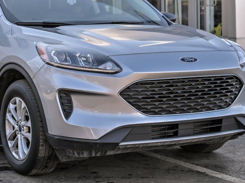 Used 2022 Ford Escape SE w/ Cold Weather Package image 11