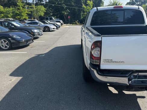 Used 2015 Toyota Tacoma PreRunner w/ SR5 Package image 13