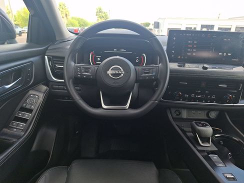 Used 2024 Nissan Rogue SL w/ SL Premium Package FWD image 13