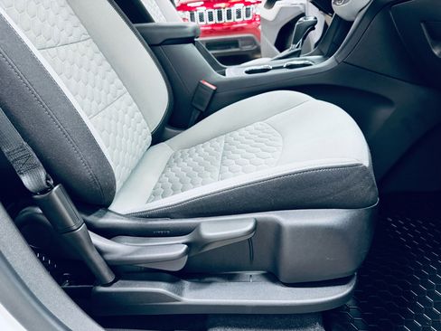 Used 2020 Chevrolet Equinox LS w/ LS Convenience Package image 38