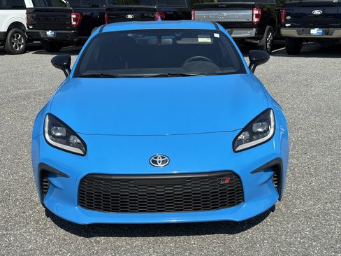 Used 2022 Toyota GR86 Premium w/ ALL Weather Mat Package (TMS) RWD image 2