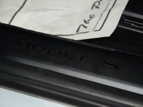 Used 2021 Tesla Model S Plaid image 37