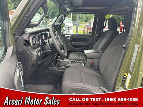 Used 2023 Jeep Wrangler Unlimited w/ Sun & Screen Package AWD/4WD image 15