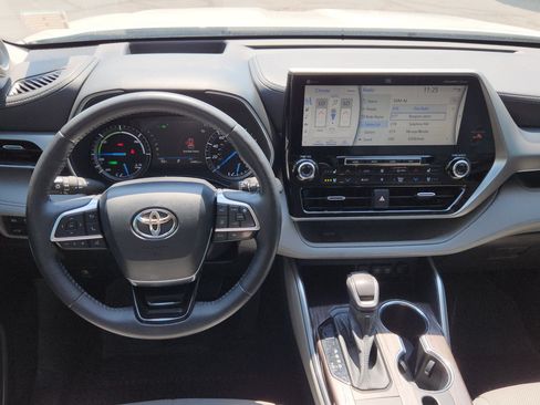 Used 2021 Toyota Highlander Platinum AWD/4WD image 19