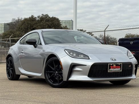 Used 2025 Toyota GR86 Premium image 2