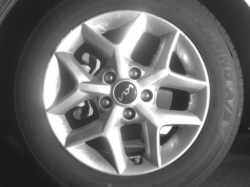 Used 2025 Kia Soul LX w/ LX Technology Package FWD image 12