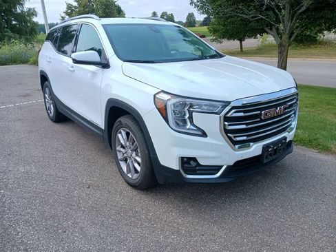Used 2024 GMC Terrain SLT AWD/4WD image 1