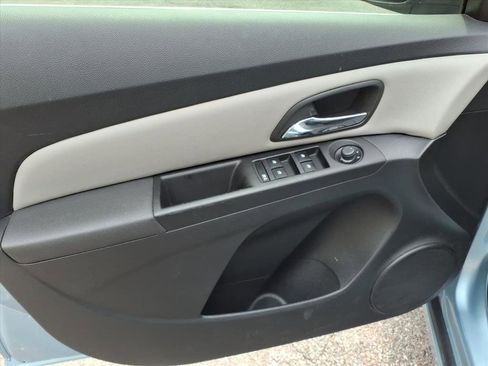 Used 2012 Chevrolet Cruze LS w/ Connectivity Package FWD image 21