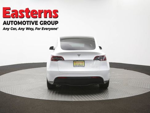 Used 2022 Tesla Model Y Long Range AWD/4WD image 31
