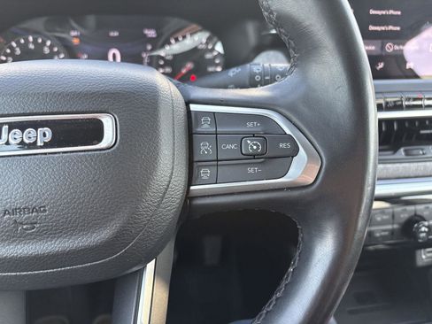 Used 2022 Jeep Compass Latitude w/ Sun and Sound Group AWD/4WD image 18