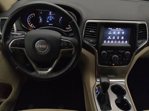 Used 2019 Jeep Grand Cherokee Laredo RWD image 22