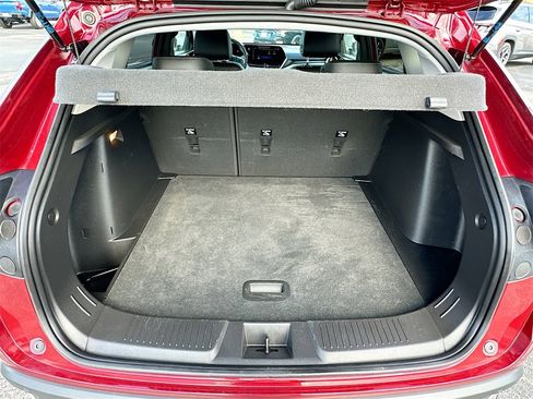 Certified 2025 Chevrolet Trax LT w/ Driver Confidence Package image 23