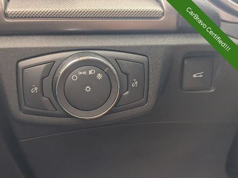 Used 2019 Ford Fusion SE FWD image 15