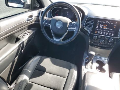 Used 2021 Jeep Grand Cherokee Laredo X RWD image 16