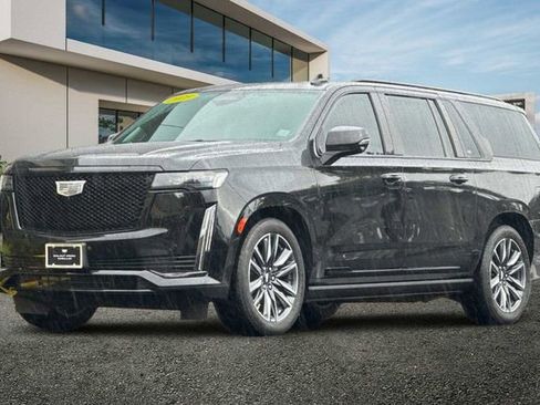 Used 2023 Cadillac Escalade ESV Sport Platinum image 8